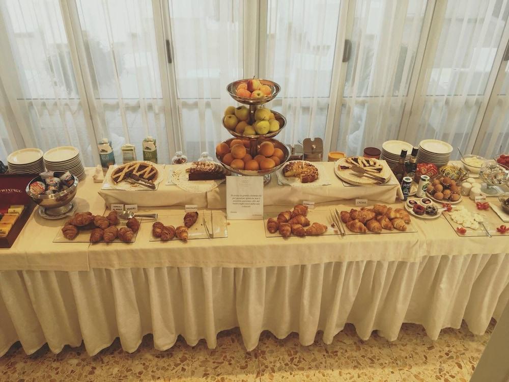 Hotel Maarea 밀라노마리티마 외부 사진